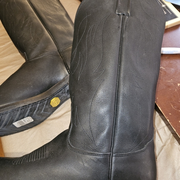 NWT Tony Lama Men's Black Oiled Cowhide work boots, size 11, Vibram soles - Picture 3 of 14